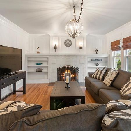 Gorgeous Downtown Bungalow, Walk Everywhere!!! เลคเจนีวา ภายนอก รูปภาพ